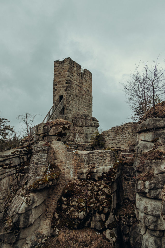 Bergfried der Burg Weißenstein von den Wohngemächern aus